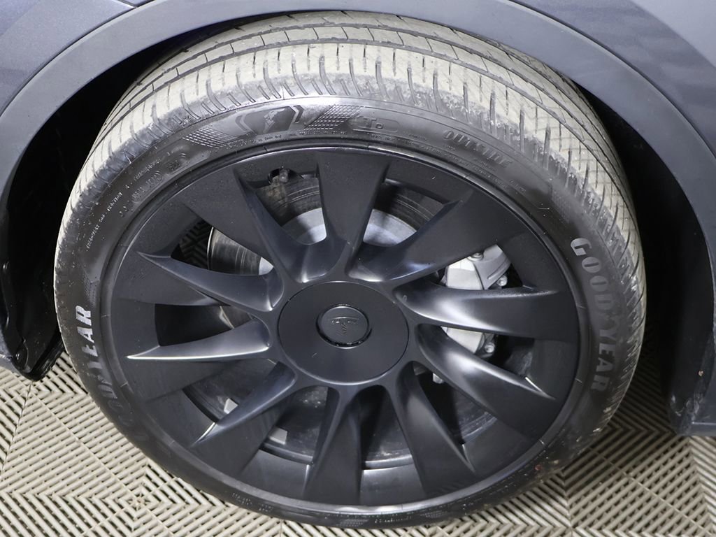 Used 2022 Tesla Model Y Long Range AWD/4WD image 20