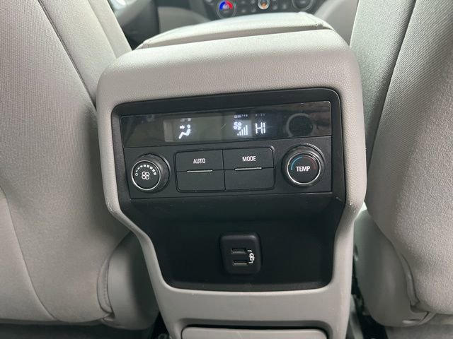Used 2018 GMC Acadia SLE image 39