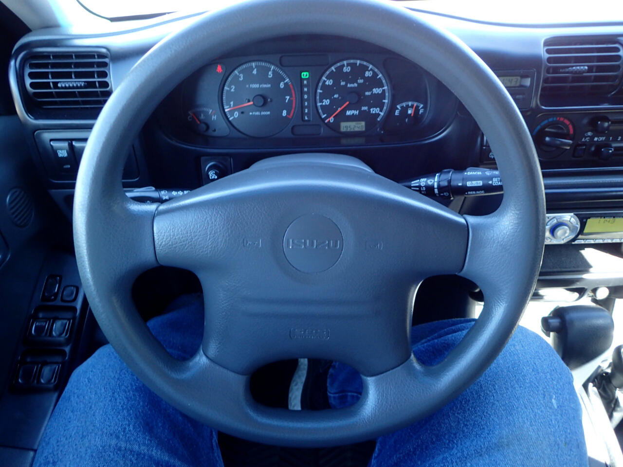 Used 2001 Isuzu Rodeo LS image 14