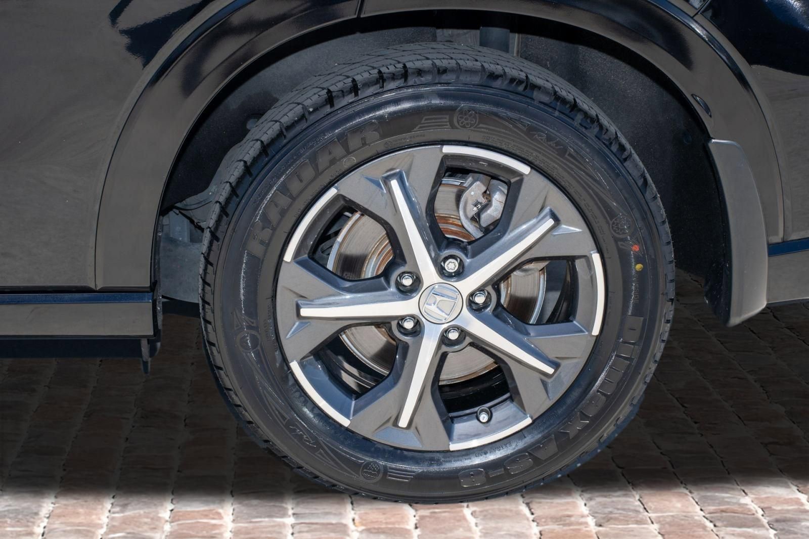 Certified 2024 Honda HR-V EX-L image 41