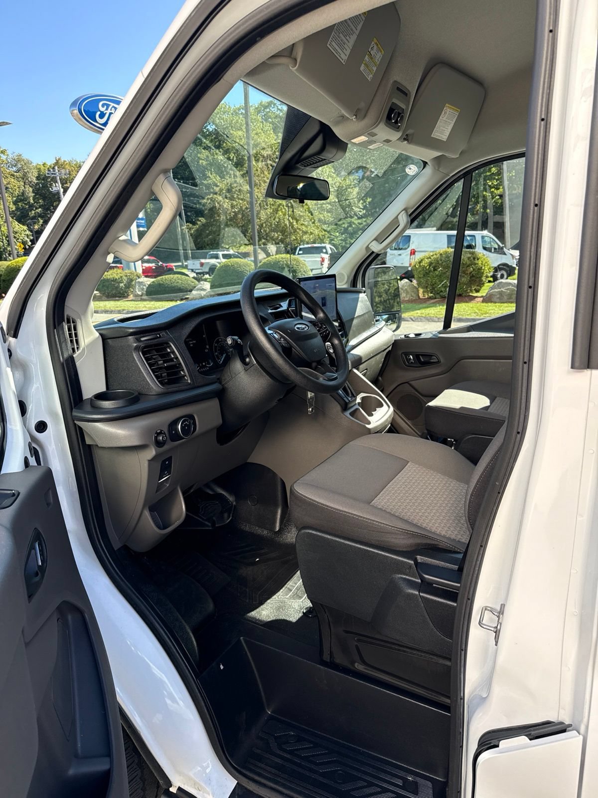 Used 2025 Ford Transit 350 XLT RWD image 9