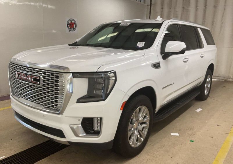 Used 2022 GMC Yukon XL Denali AWD/4WD image 1