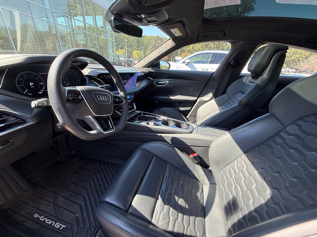 Used 2024 Audi e-tron GT Prestige AWD/4WD image 9
