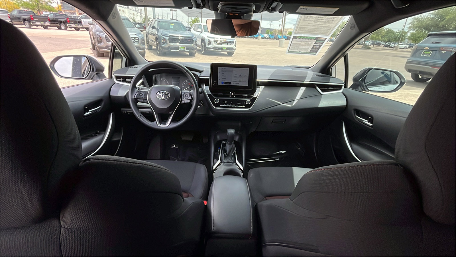 Used 2025 Toyota Corolla SE image 25