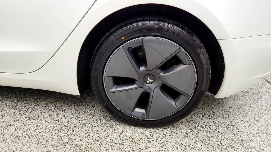 Used 2023 Tesla Model 3 Standard Range RWD image 9