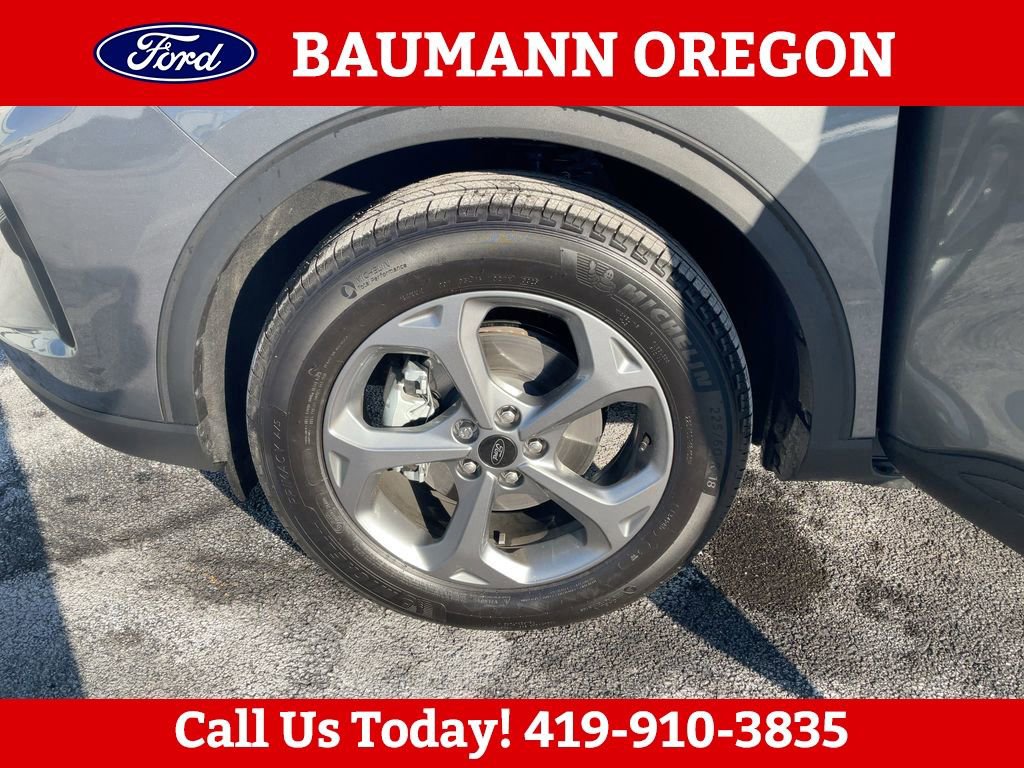 Used 2026 Ford Escape ST-Line w/ Cold Weather Package AWD/4WD image 24