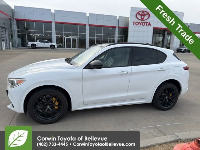 Used 2021 Alfa Romeo Stelvio Ti w/ Nero Edizione image 5