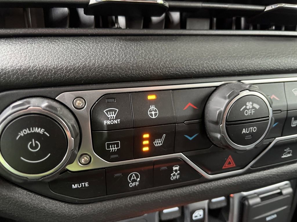Used 2024 Jeep Wrangler Unlimited Sport AWD/4WD image 31