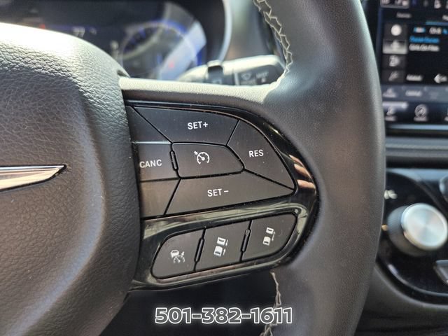 Used 2023 Chrysler Pacifica Touring FWD image 25