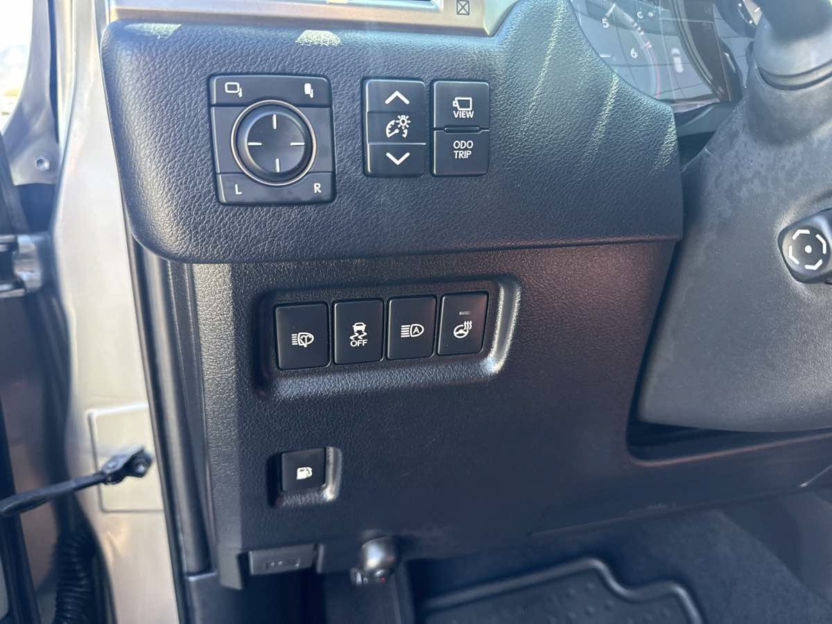 Used 2020 Lexus GX 460 Luxury w/ Luxury Sport Package AWD/4WD image 14