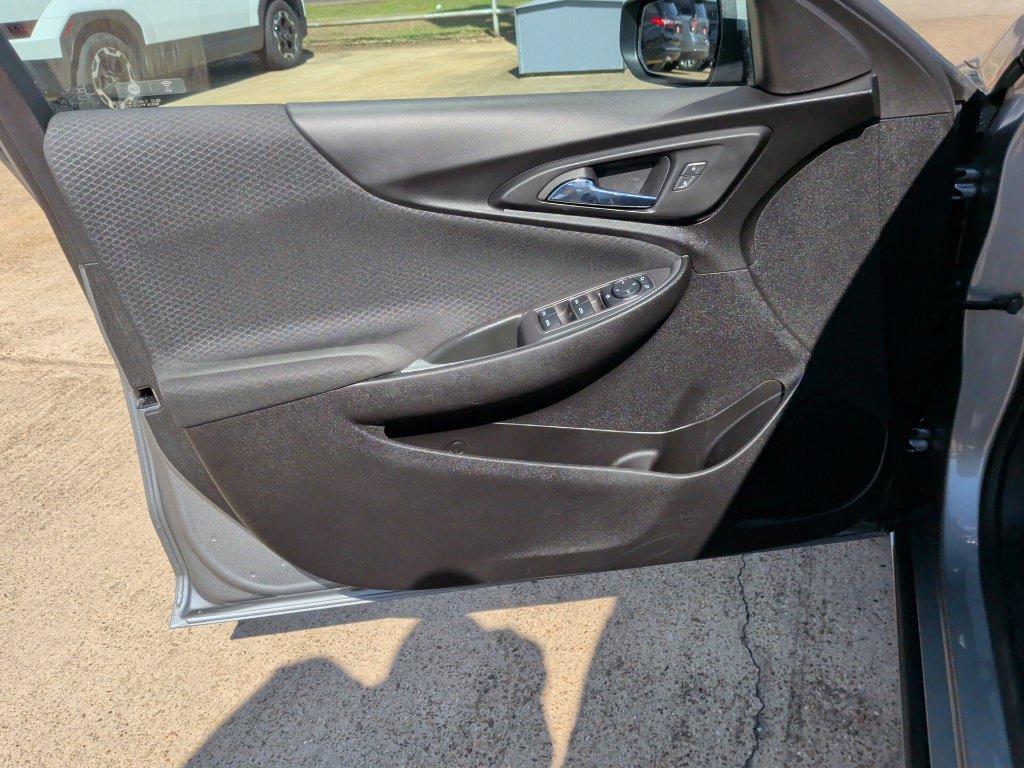 Used 2025 Chevrolet Malibu LT FWD image 10