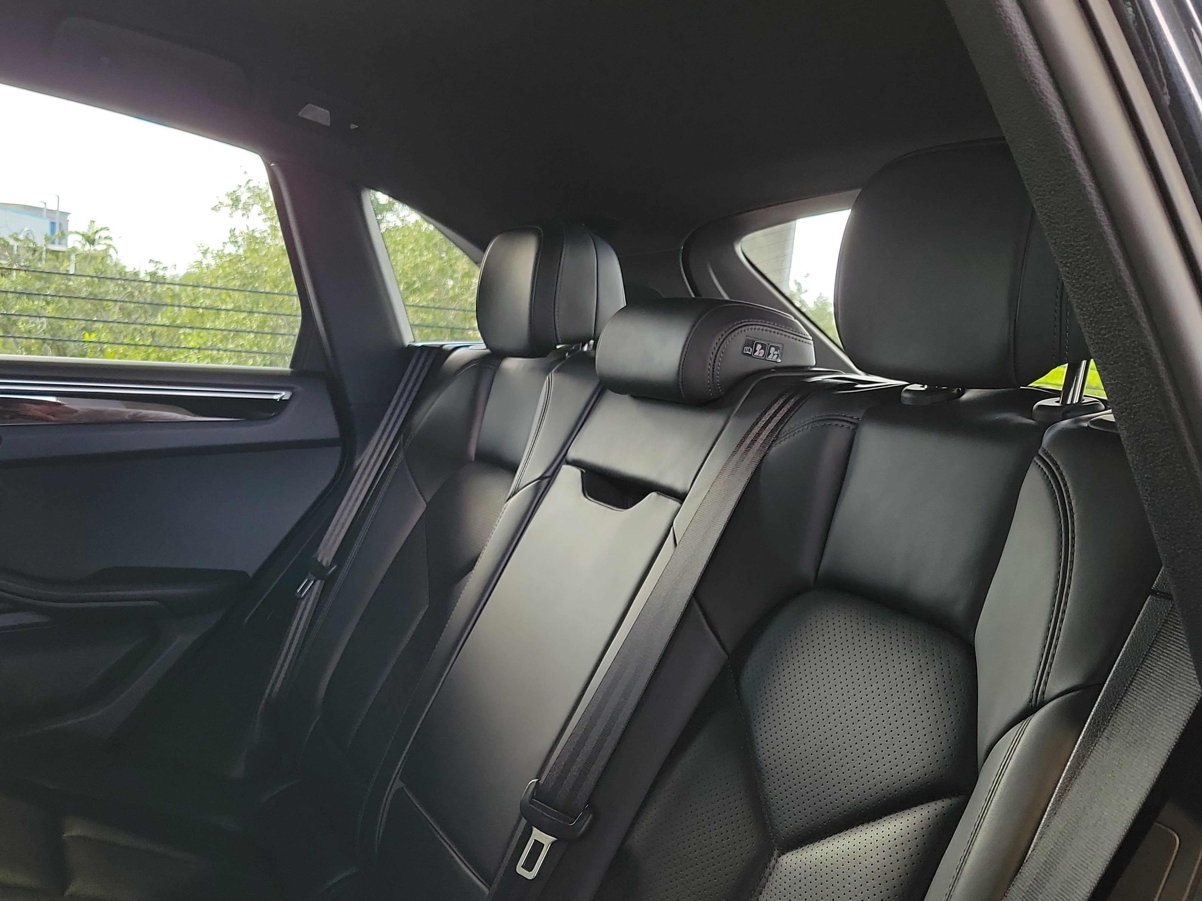 Used 2023 Porsche Macan Turbo AWD/4WD image 8