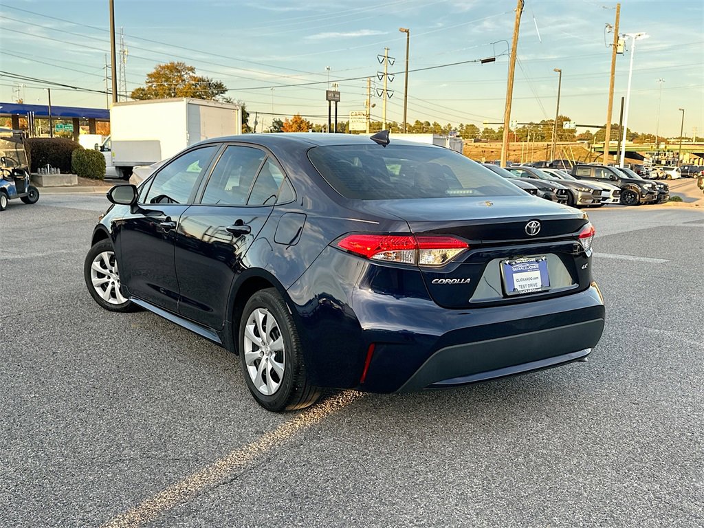 Used 2022 Toyota Corolla LE image 6