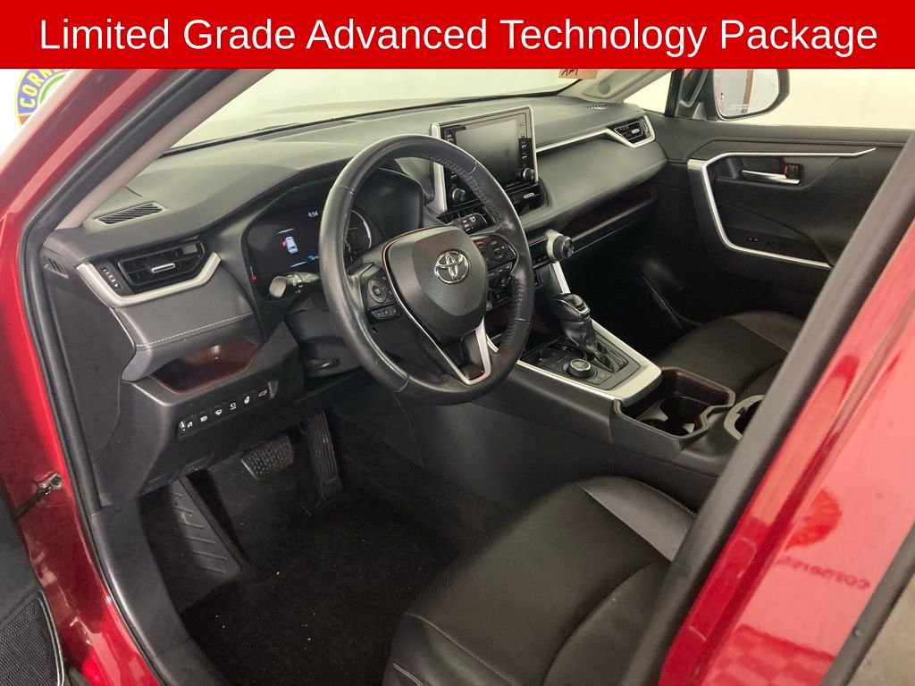 Used 2020 Toyota RAV4 Limited image 13
