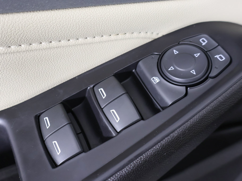 Used 2022 Chevrolet Traverse LS AWD/4WD image 37