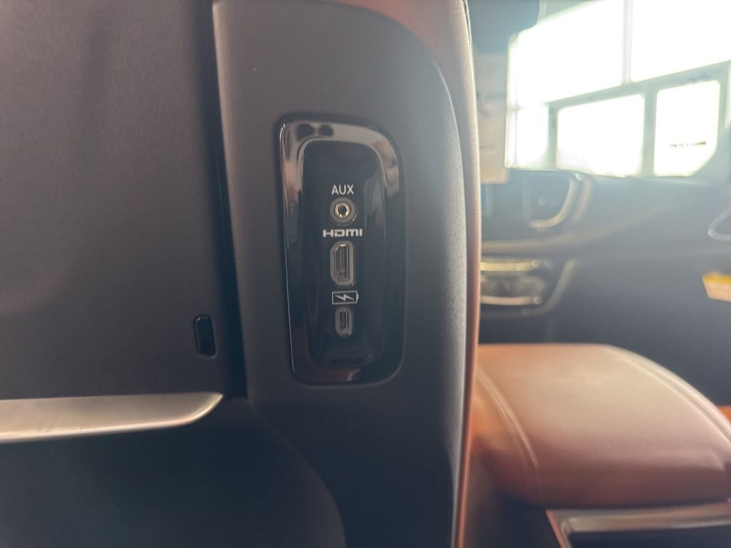 New 2026 Chrysler Pacifica Pinnacle image 33