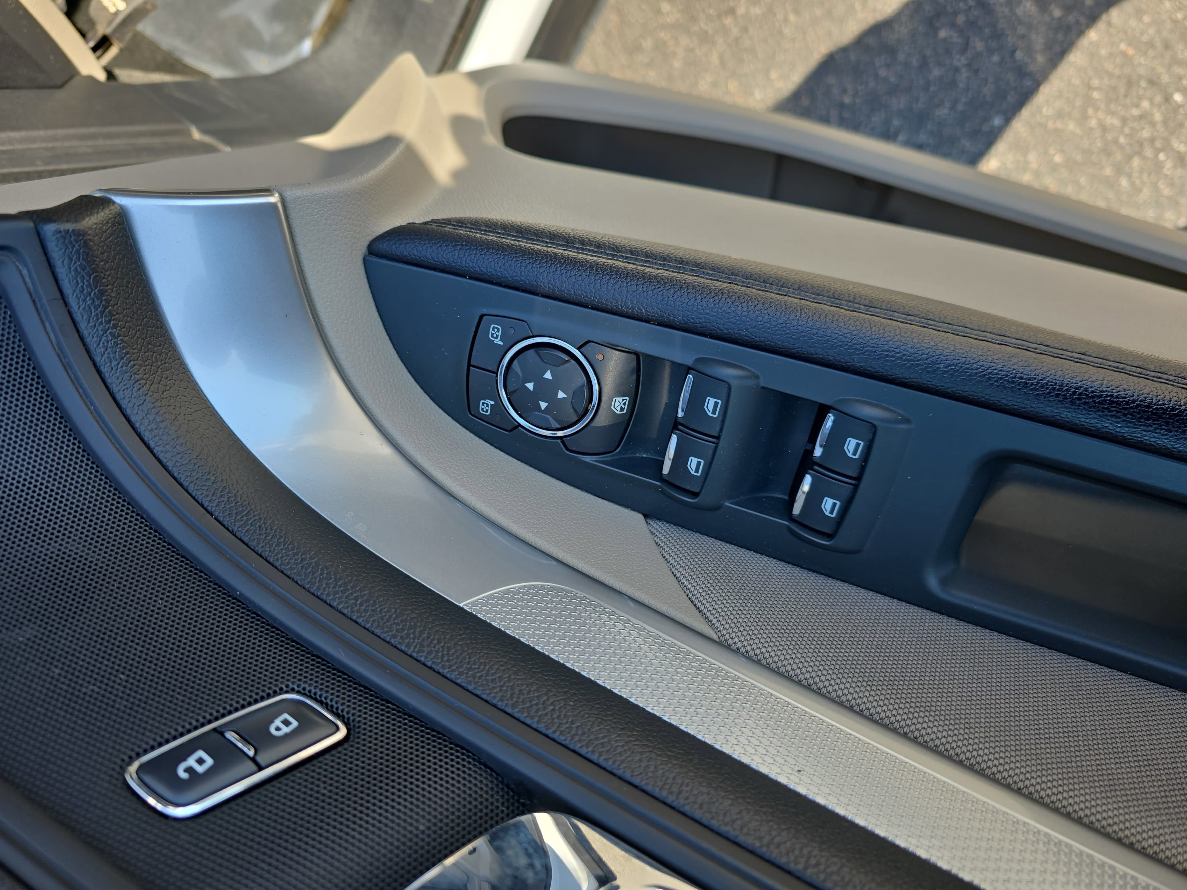 Used 2018 Ford Explorer FWD image 28