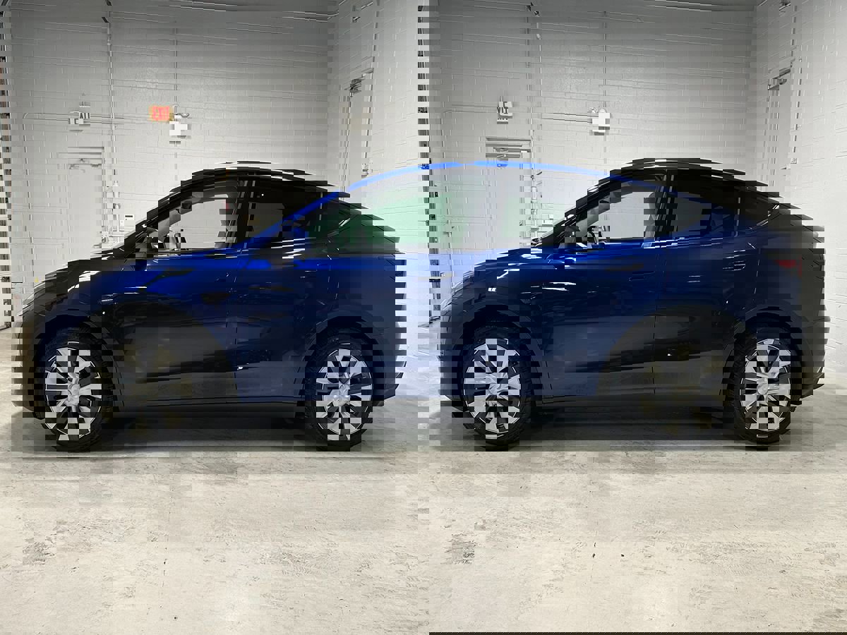 Used 2024 Tesla Model Y Long Range image 16