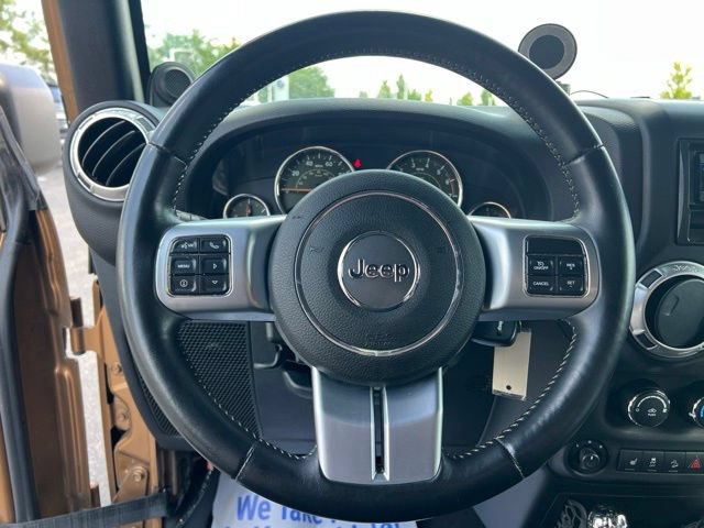 Used 2011 Jeep Wrangler Sahara w/ Connectivity Group AWD/4WD image 13