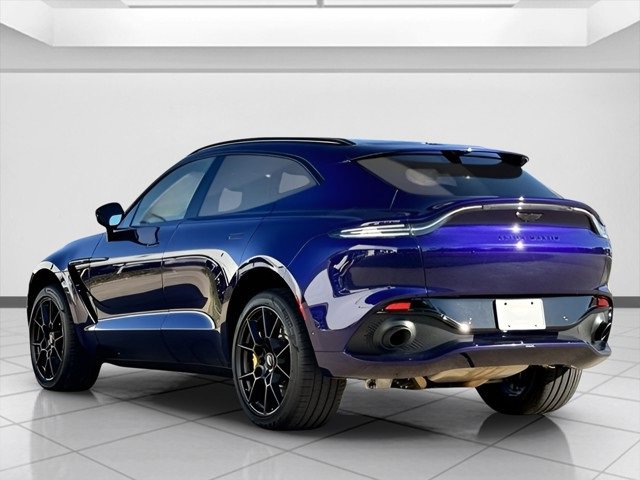 Used 2022 Aston Martin DBX image 2