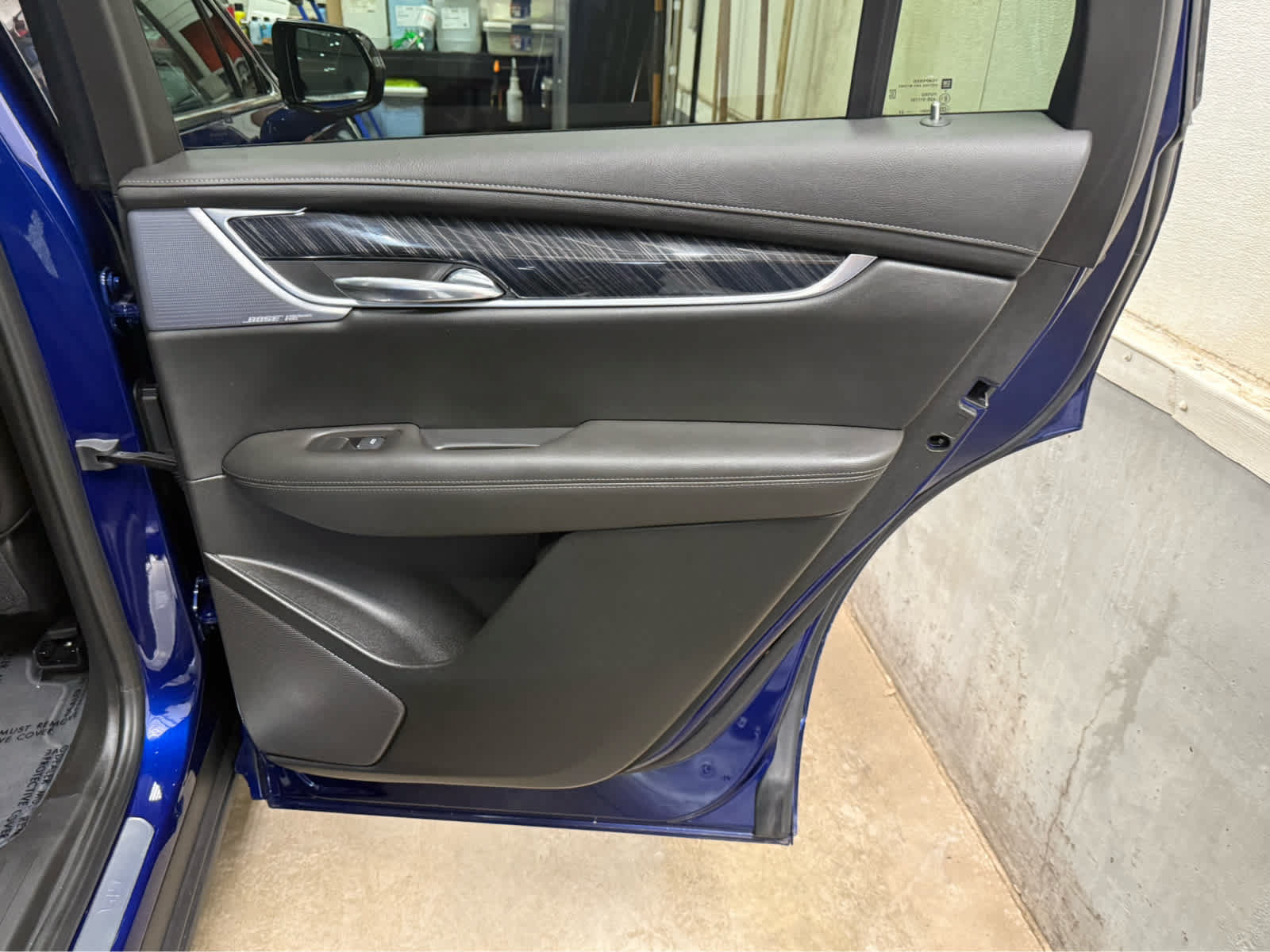 Used 2024 Cadillac XT6 Premium Luxury w/ Technology Package AWD/4WD image 29