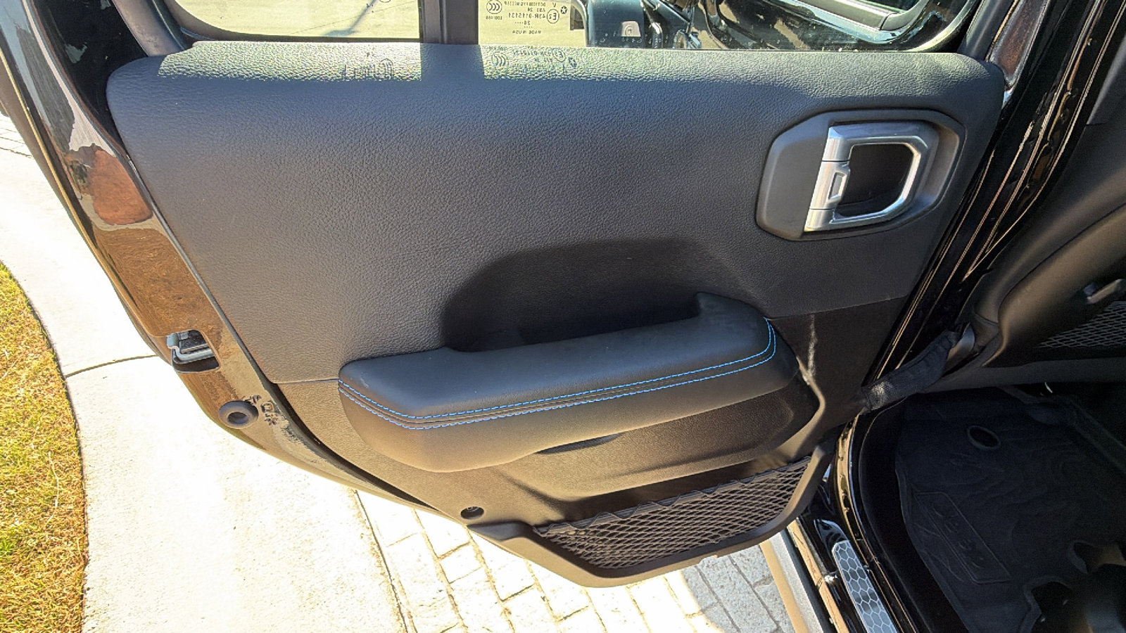 Used 2025 Jeep Wrangler Unlimited Rubicon 4xe image 22