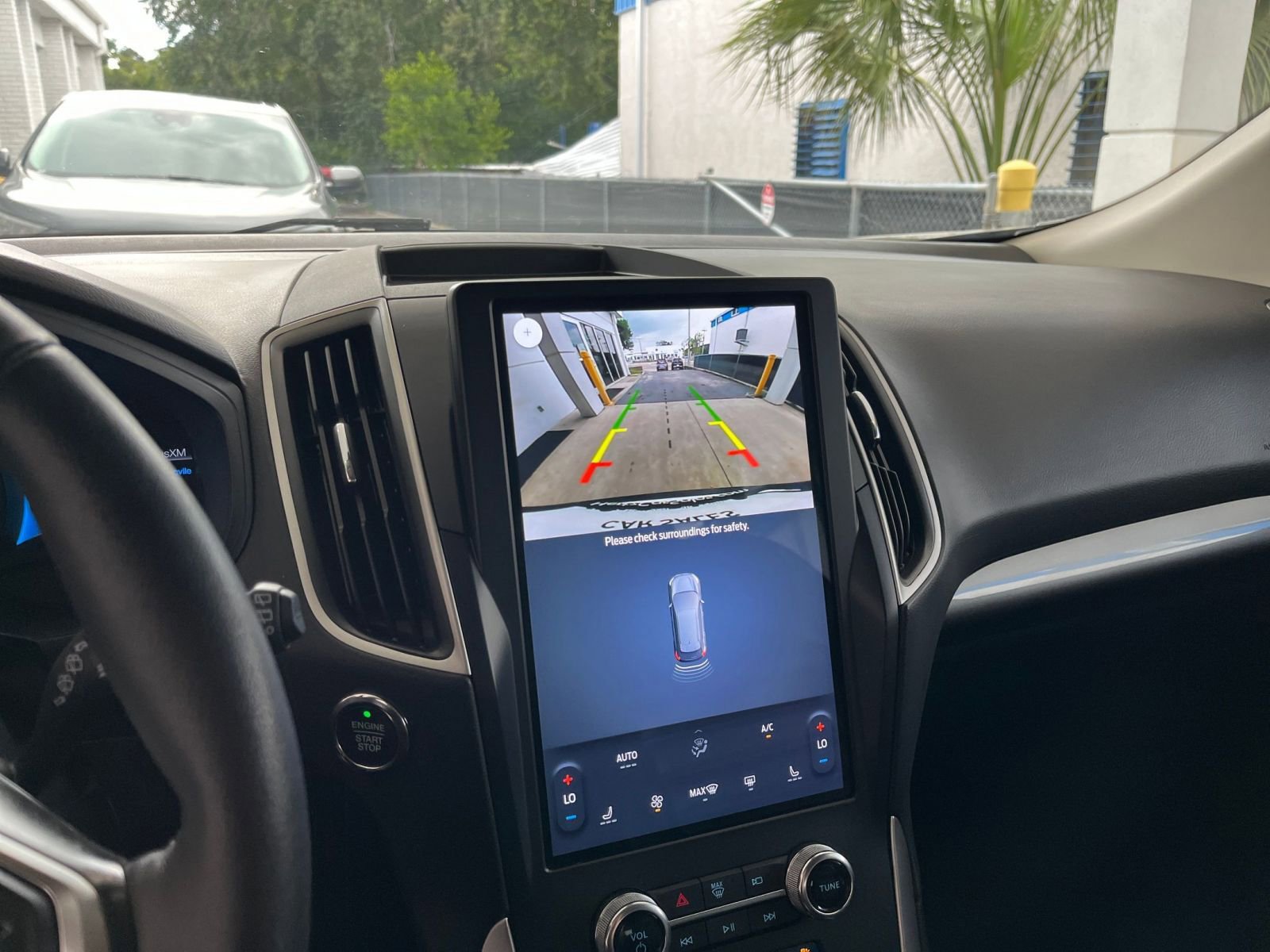 Used 2024 Ford Edge SEL image 17