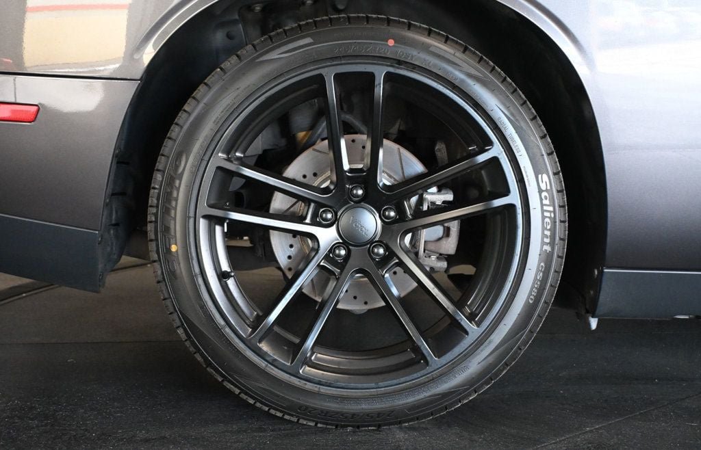 Used 2015 Dodge Challenger R/T Plus RWD image 9