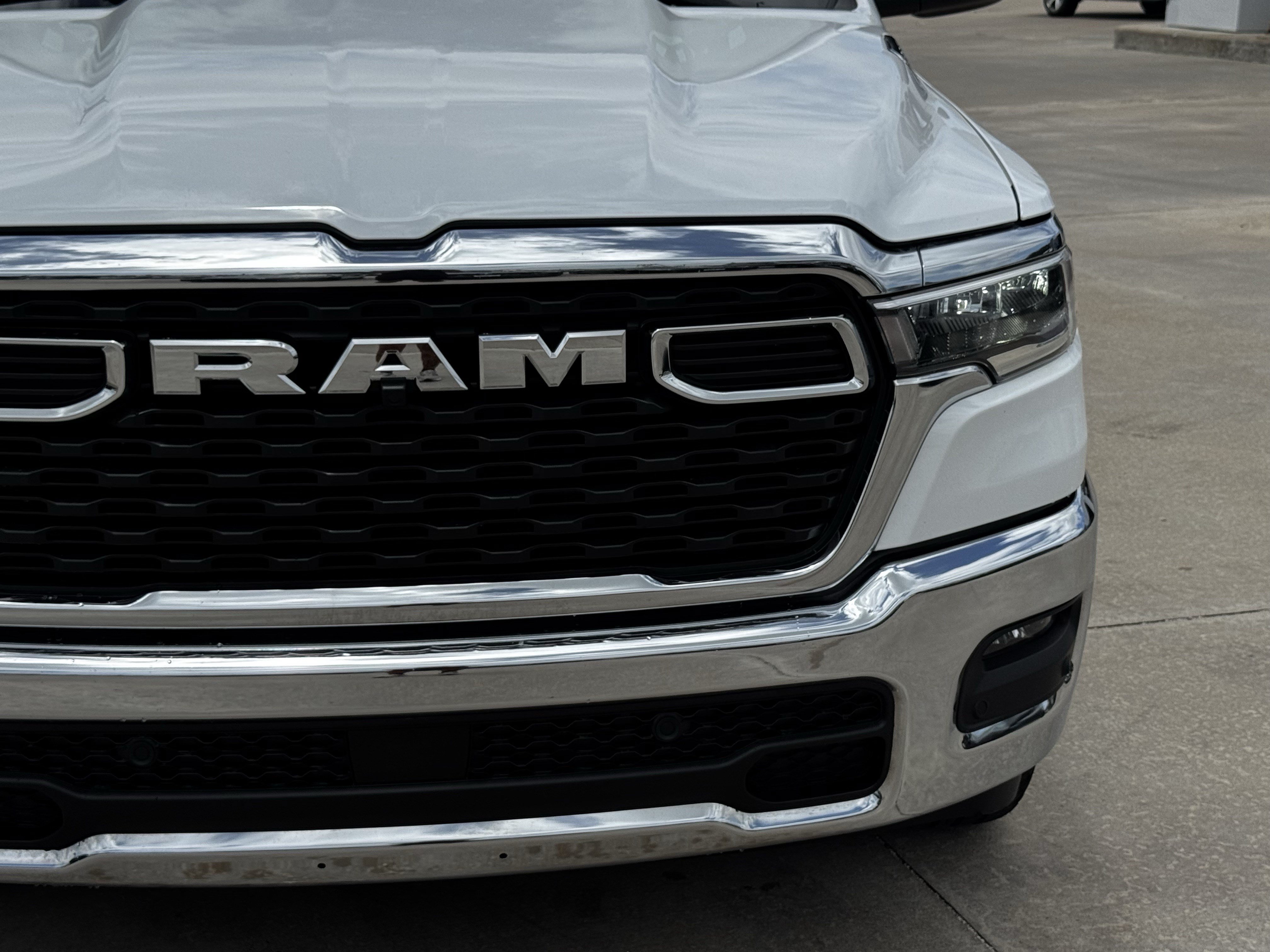 Used 2025 RAM 1500 Big Horn AWD/4WD image 5