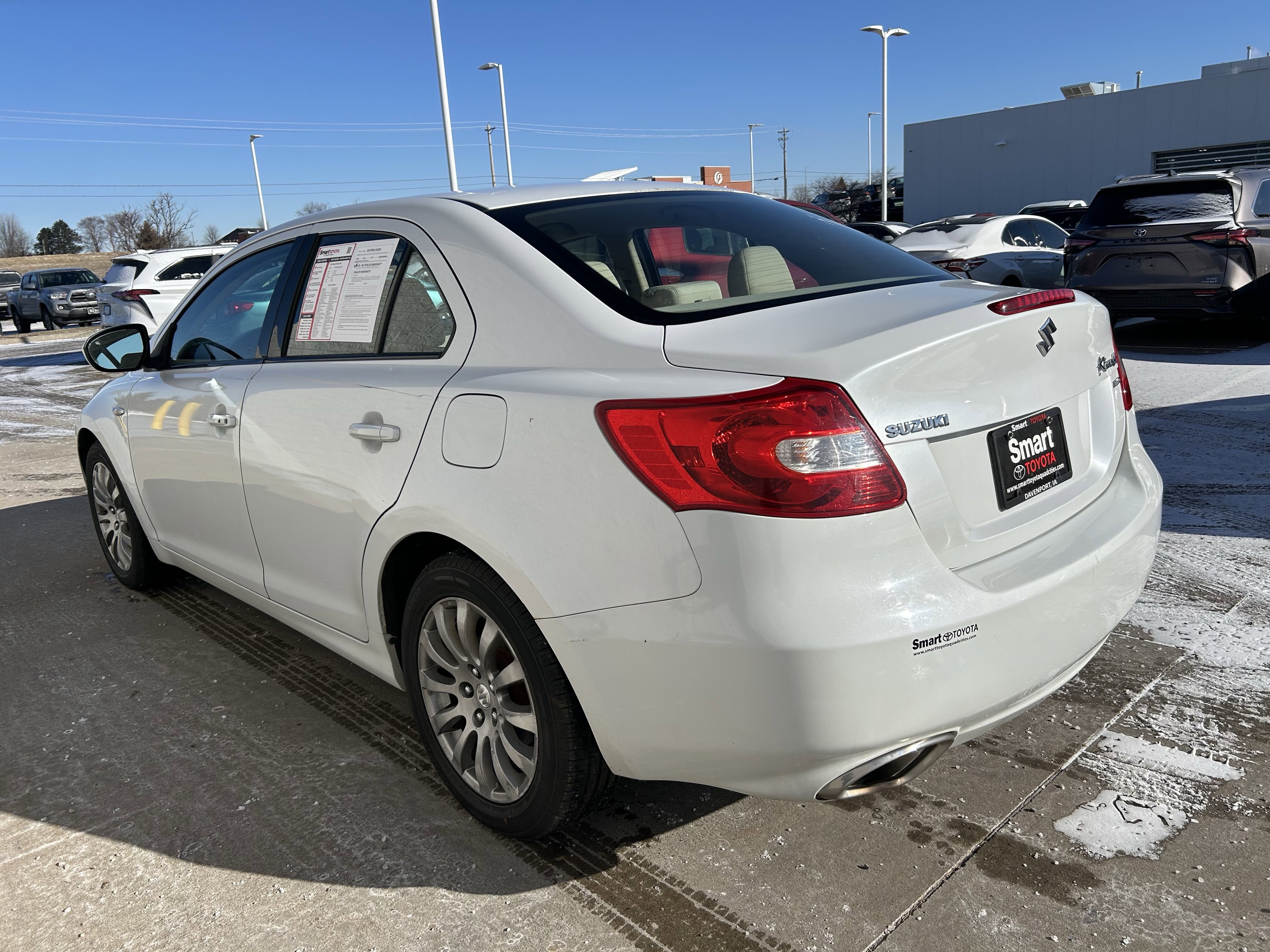 Used 2013 Suzuki Kizashi SE image 5