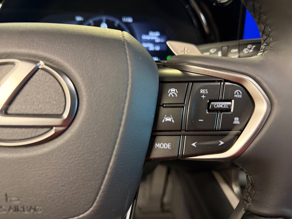 Used 2025 Lexus RX 350 F Sport w/ Convenience Package image 23