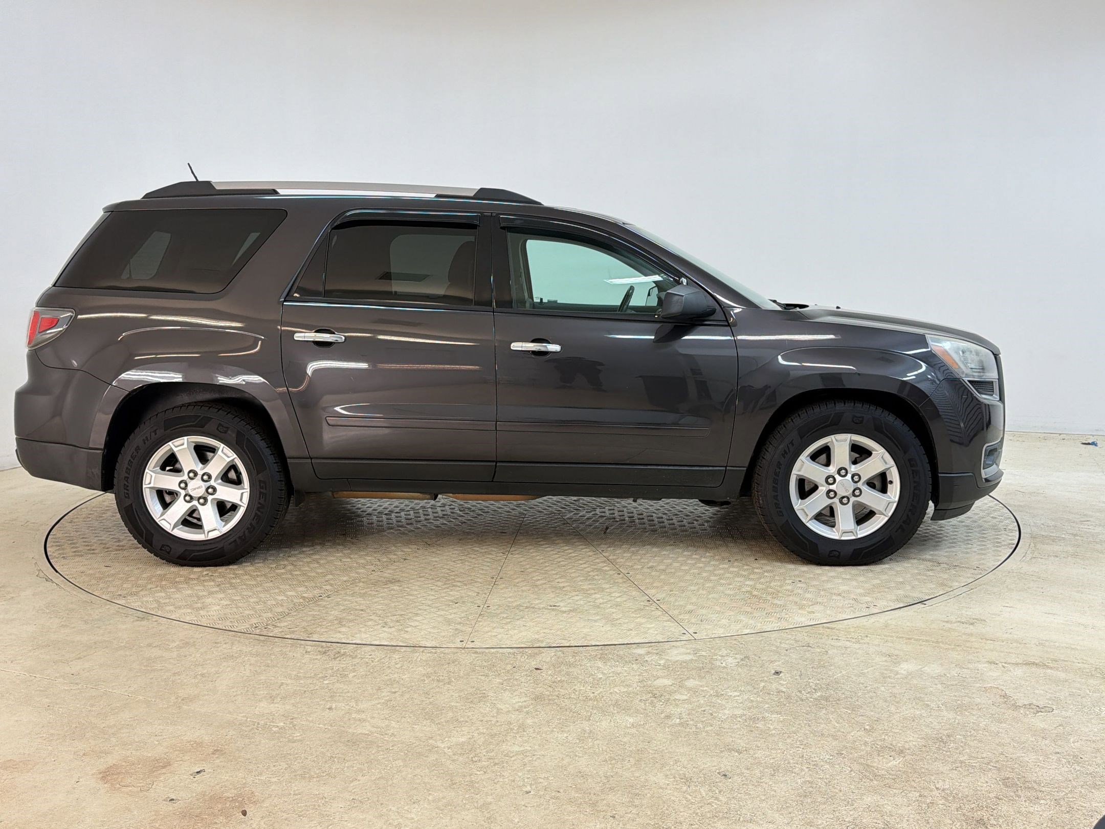 Used 2014 GMC Acadia SLE FWD image 8