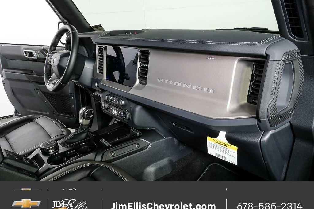 Used 2025 Ford Bronco Outer Banks image 23