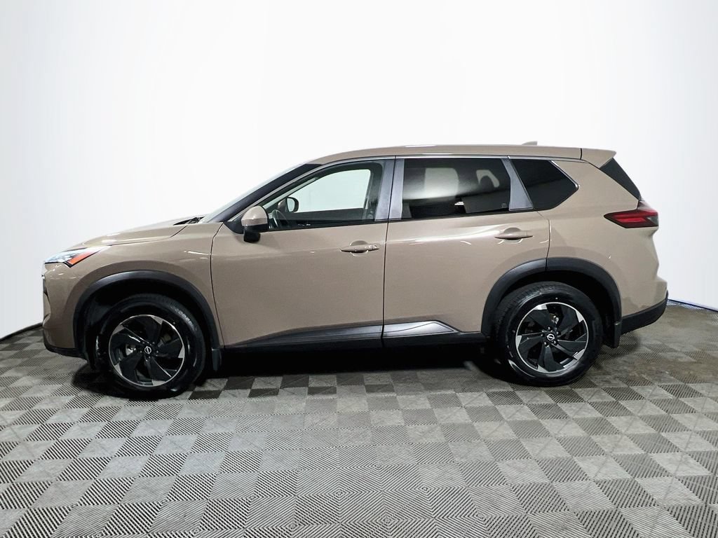 Used 2025 Nissan Rogue SV AWD/4WD image 4