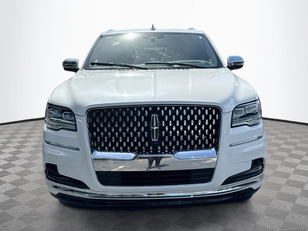 Used 2023 Lincoln Navigator L Black Label AWD/4WD image 2