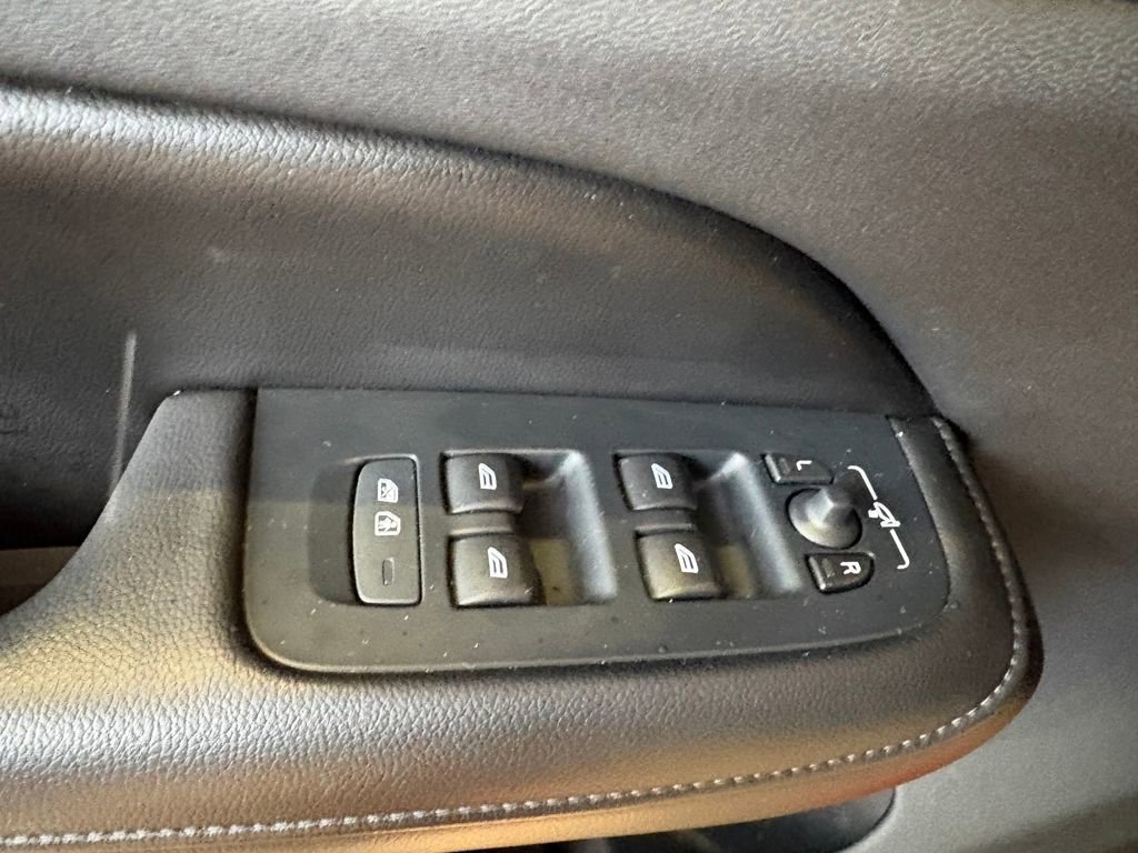 Used 2022 Volvo S60 T8 R-Design Expression w/ Premium Package image 14