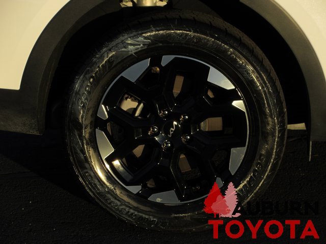 Used 2024 Kia Sorento S image 4