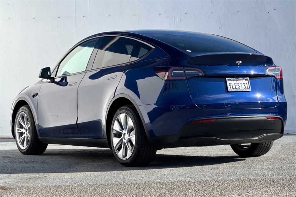 Used 2024 Tesla Model Y 2WD image 6