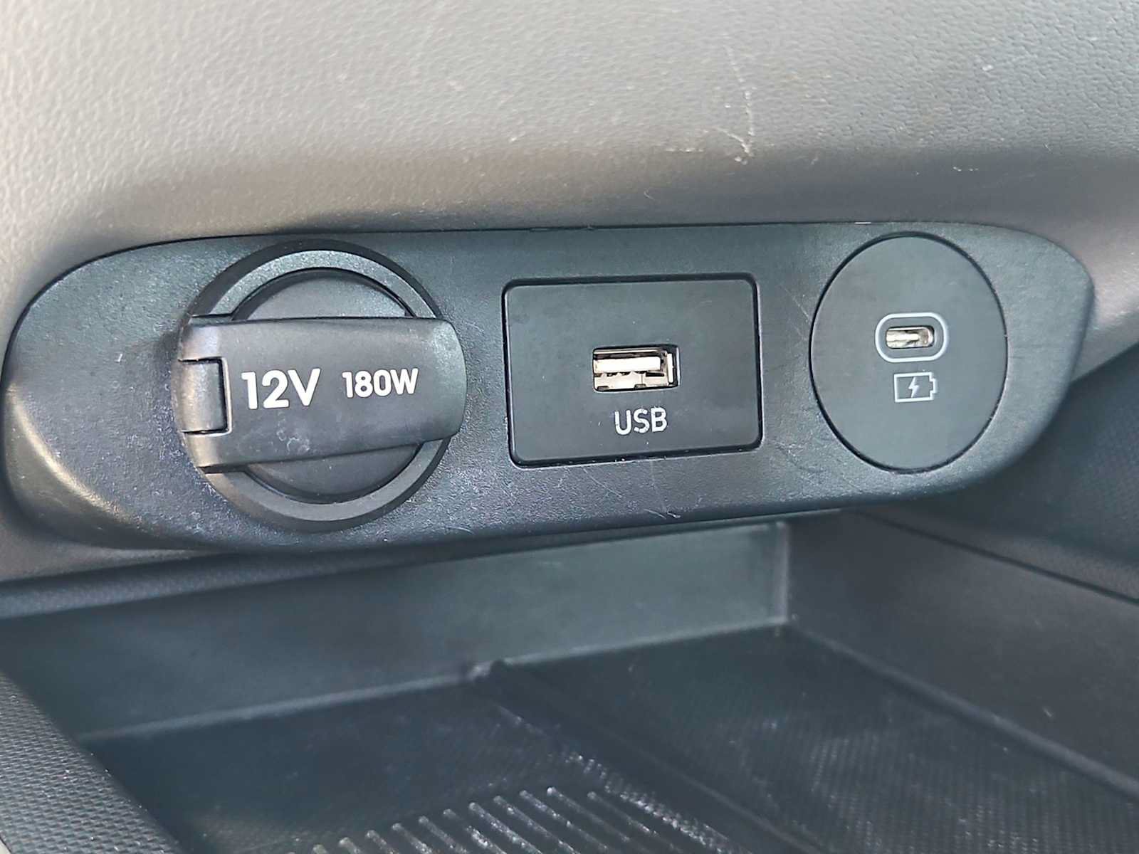 Certified 2025 Hyundai Elantra SEL FWD image 31
