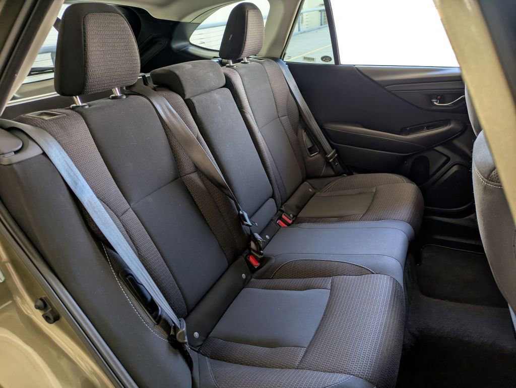 Used 2025 Subaru Outback Premium image 27