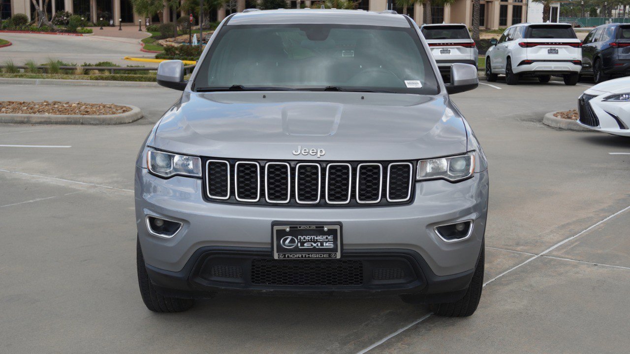 Used 2018 Jeep Grand Cherokee Laredo image 2