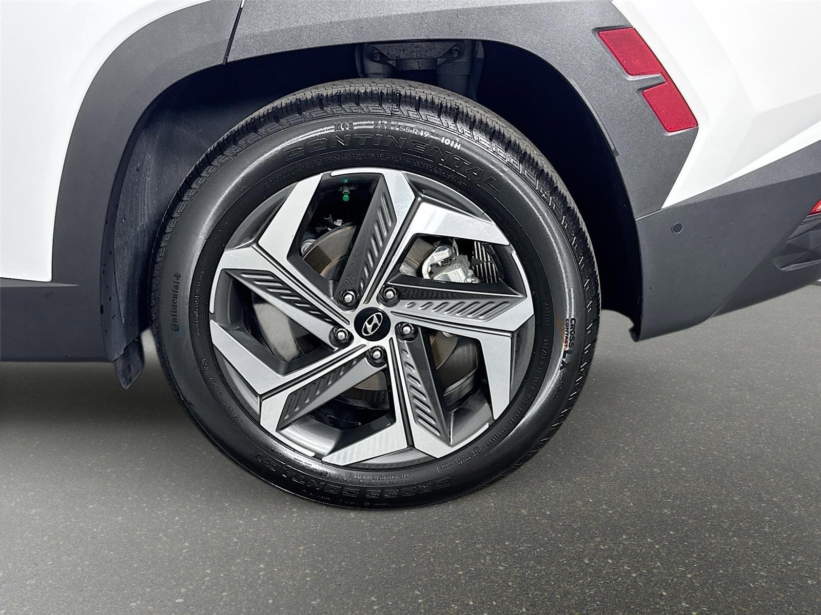 Certified 2024 Hyundai Tucson Limited FWD image 33