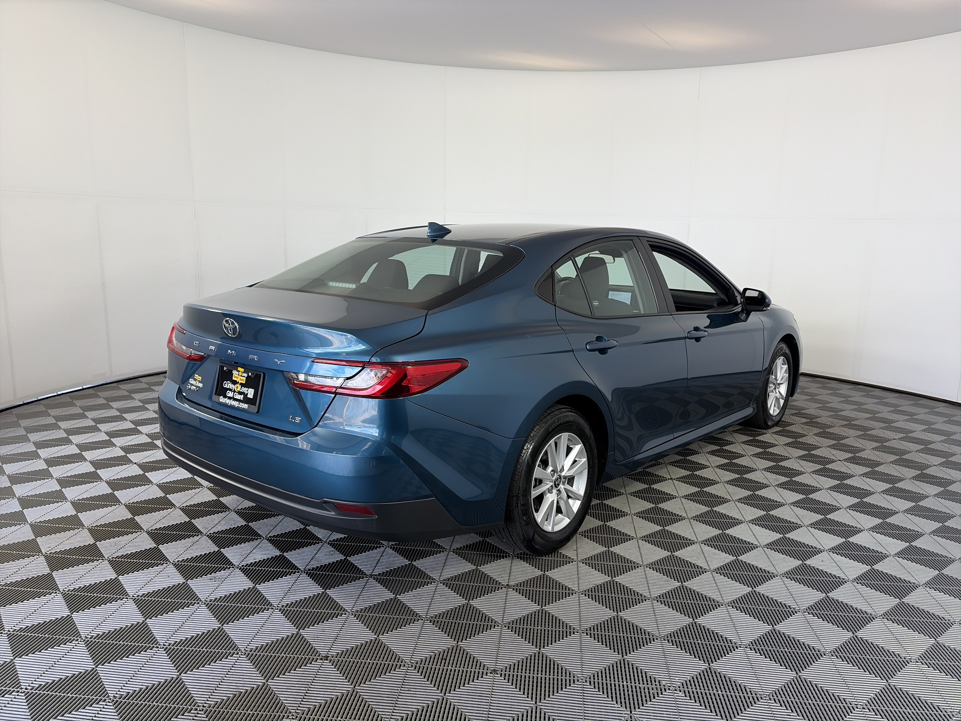 Used 2025 Toyota Camry LE FWD image 10
