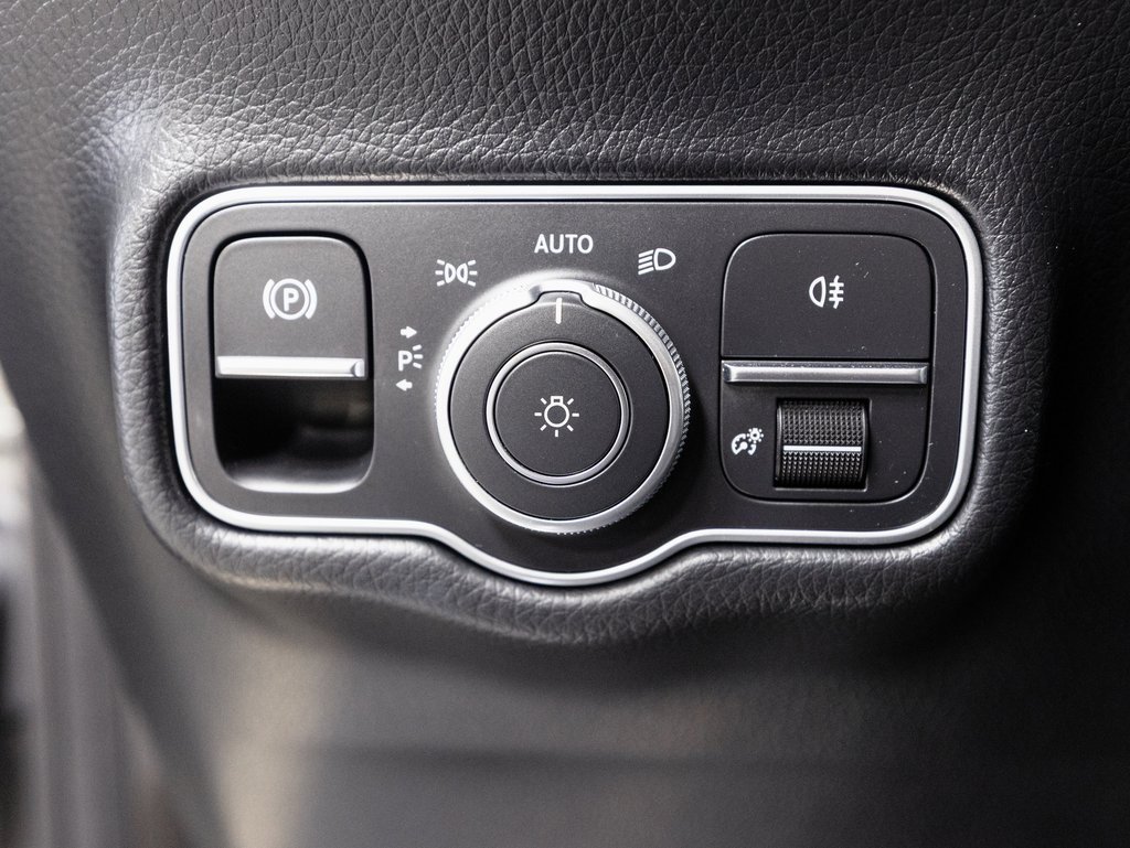 Used 2025 Mercedes-Benz G 550 image 10