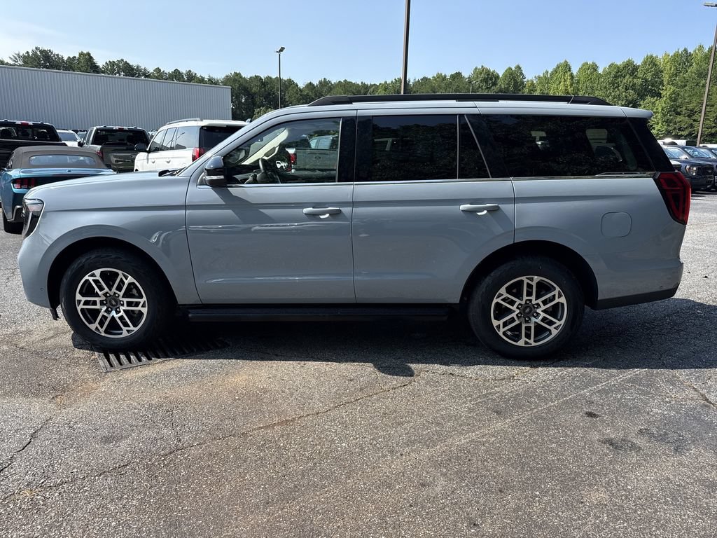 Used 2025 Ford Expedition Active AWD/4WD image 4