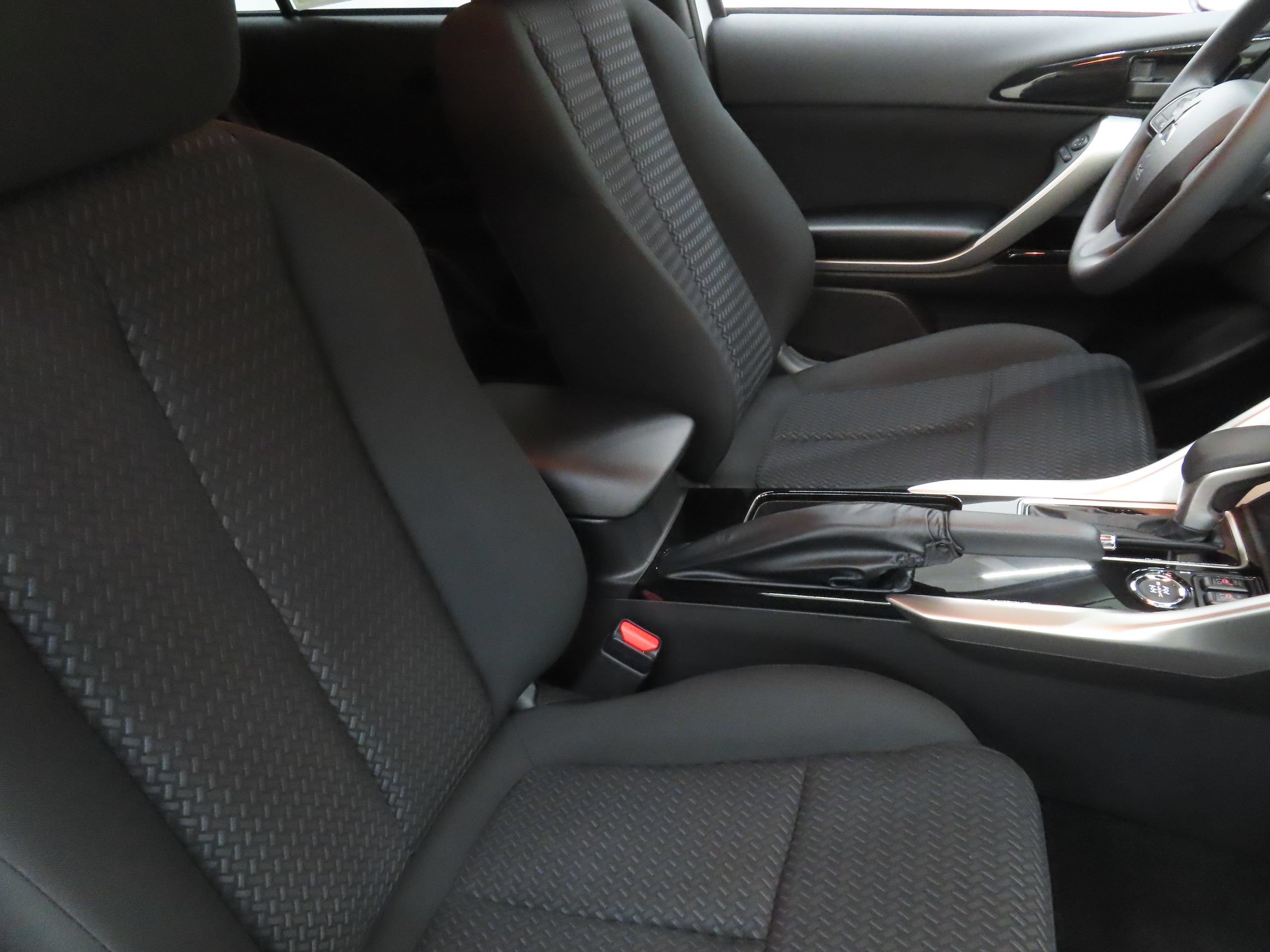 New 2026 Mitsubishi Eclipse Cross LE AWD/4WD image 25