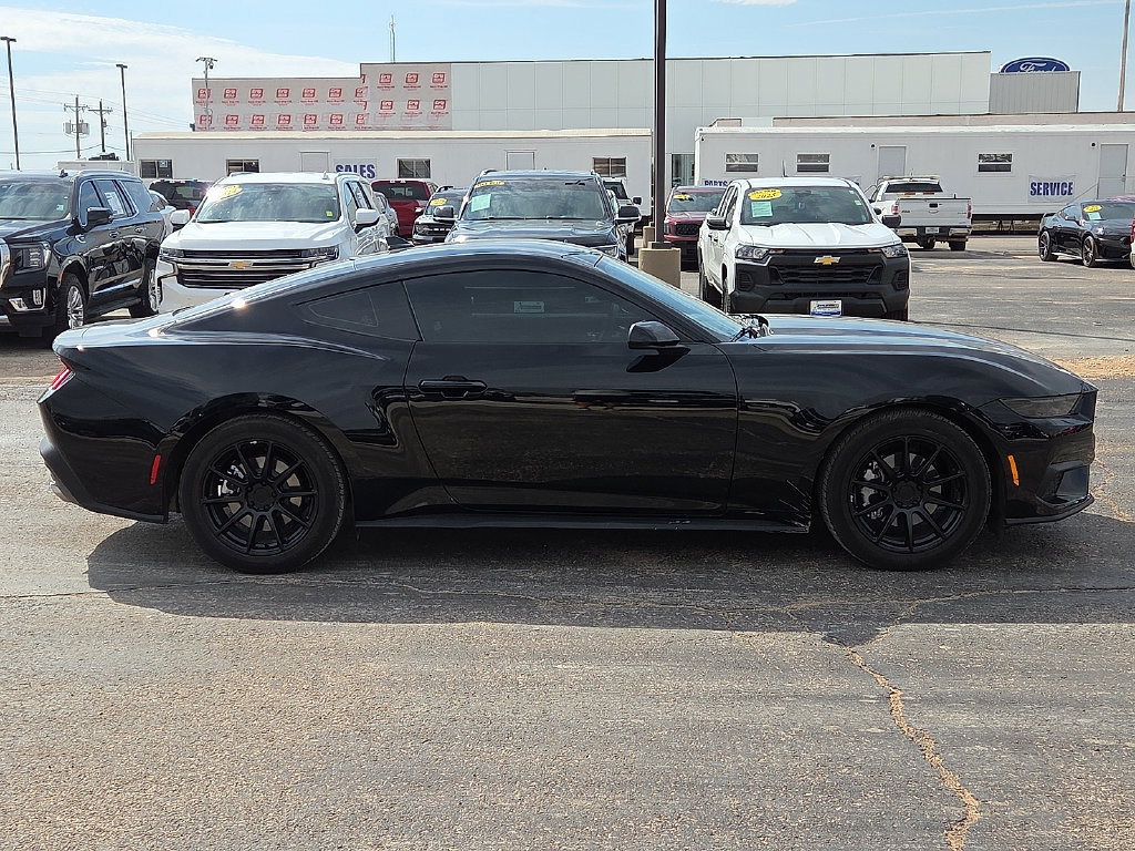 Used 2026 Ford Mustang Coupe RWD image 6