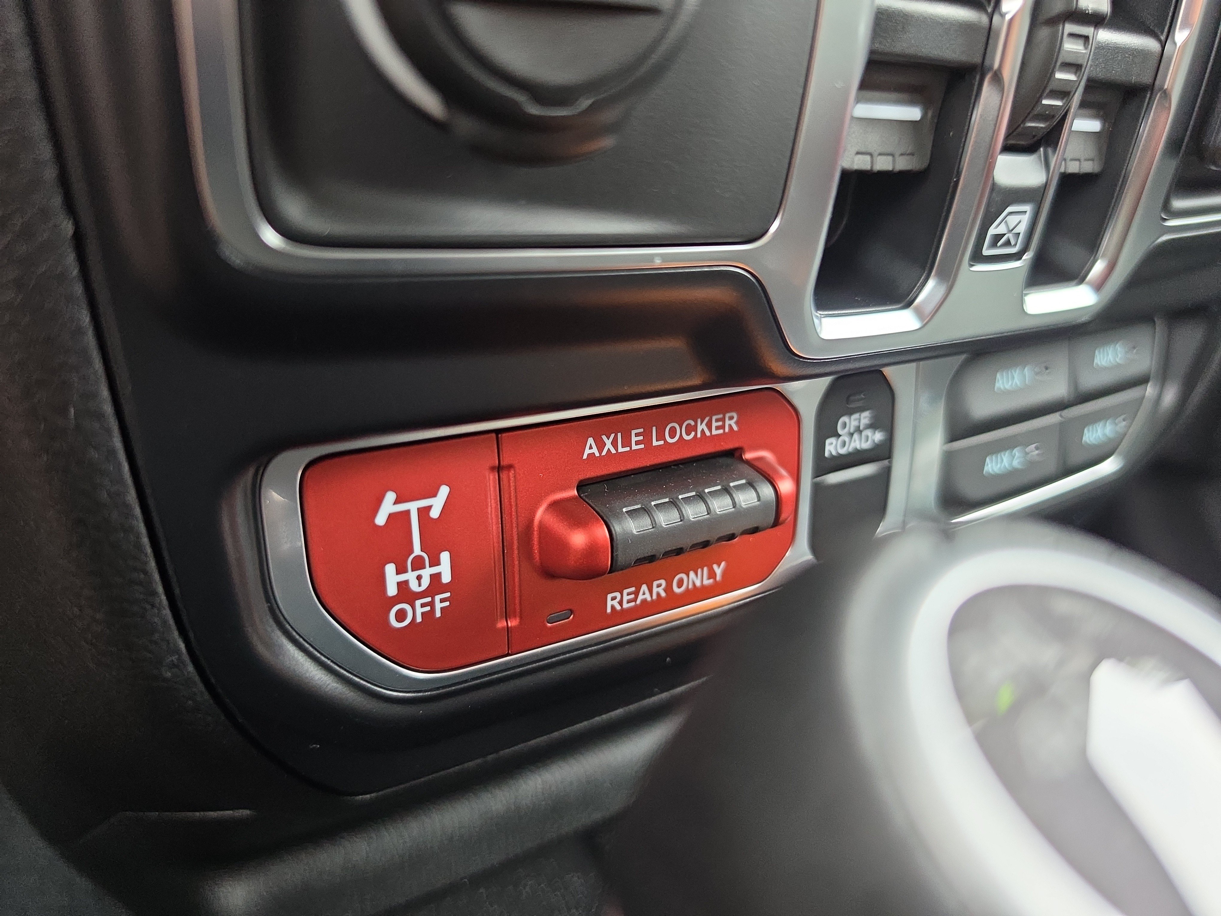 New 2026 Jeep Gladiator Mojave w/ Steel Bumper Group AWD/4WD image 26