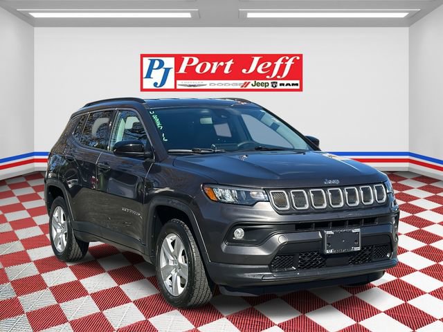 Used 2022 Jeep Compass Latitude image 2