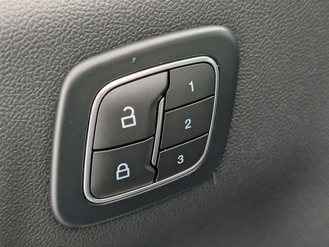 Used 2024 Ford Escape ST-Line Select w/ Tech Pack #2 image 11